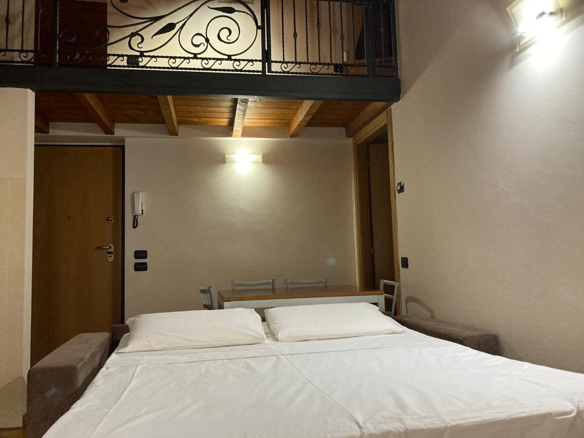 Downtown Room Bergame Extérieur photo